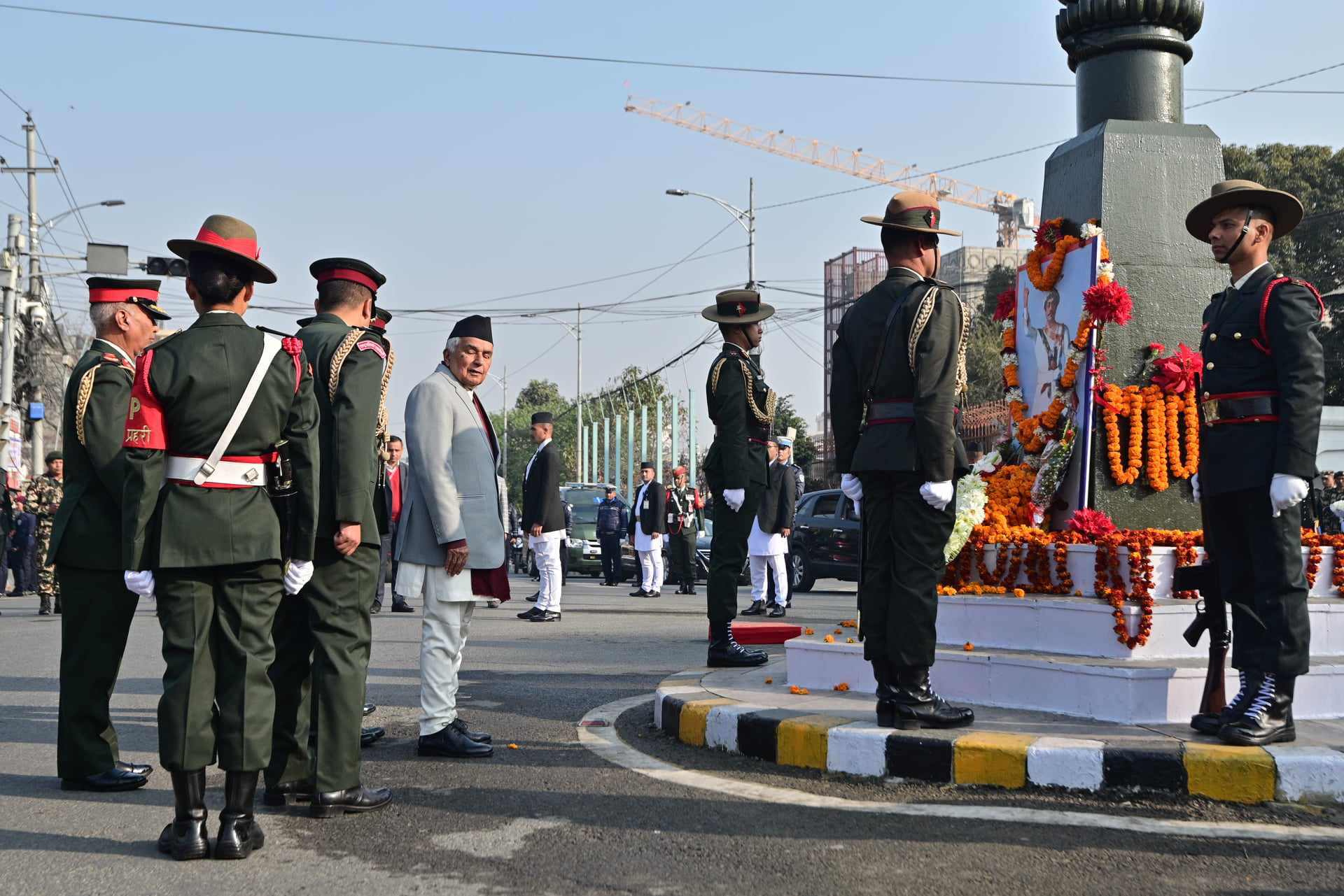 राष्ट्रपति पृथ्वी सालिकमा माल्यार्पण गर्न पुग्दा जे देखियाे...